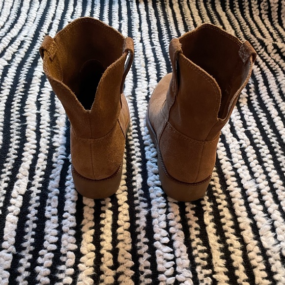 boots - Picture 2 of 4